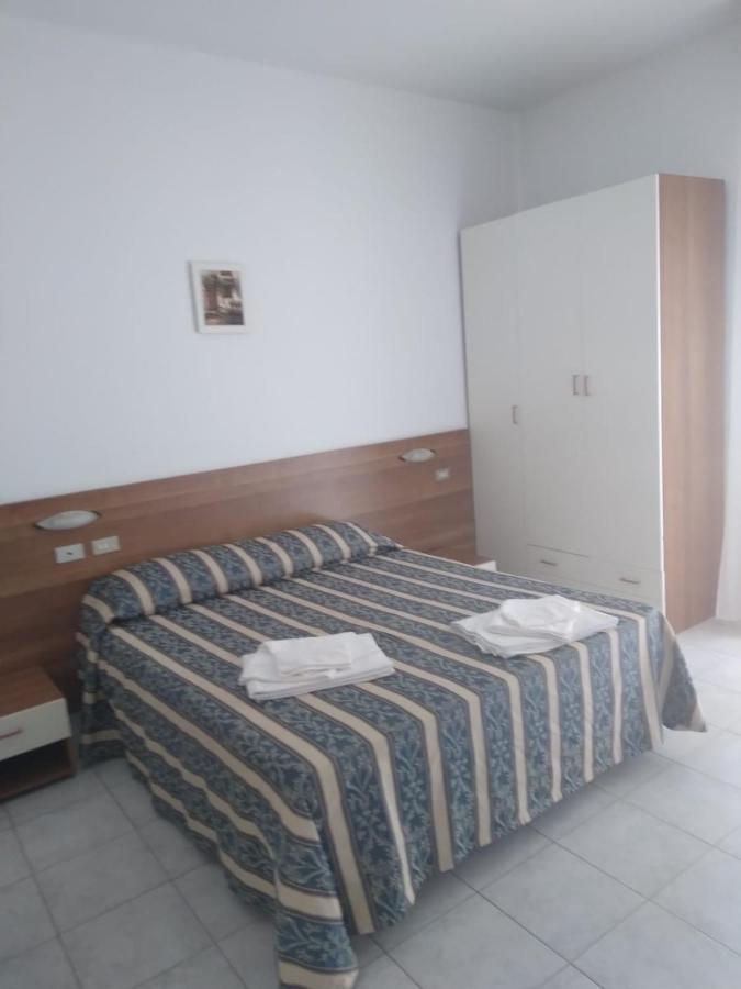 Hotel Acapulco Римини Экстерьер фото
